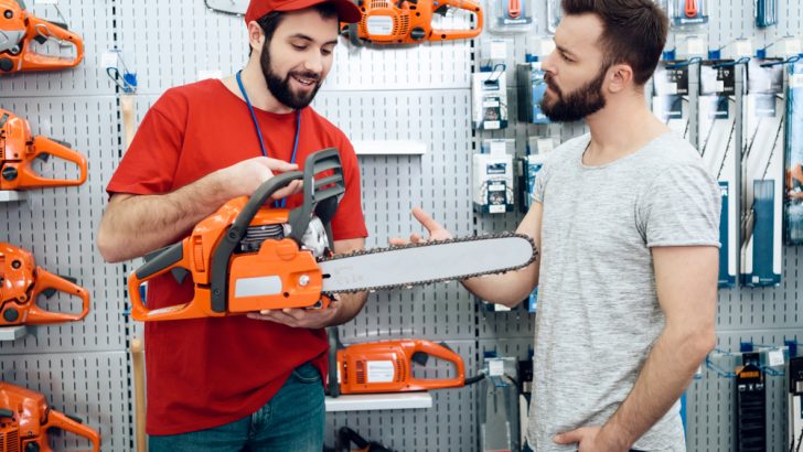 Elektrická řetězová pila – neocenitelný pomocník nejen na zahradu