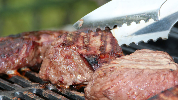 Začínáme grilovat: Příprava zázemí, typy grilů, nejlepší pokrmy