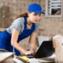 Plánujete přes léto renovaci? Bez kvalitních pracovních oděvů a obuvi se neobejdete